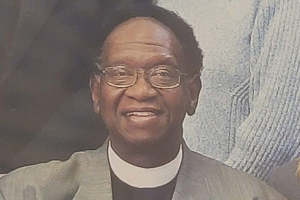 Headshot of Rev. Dr. Walter May Jr.