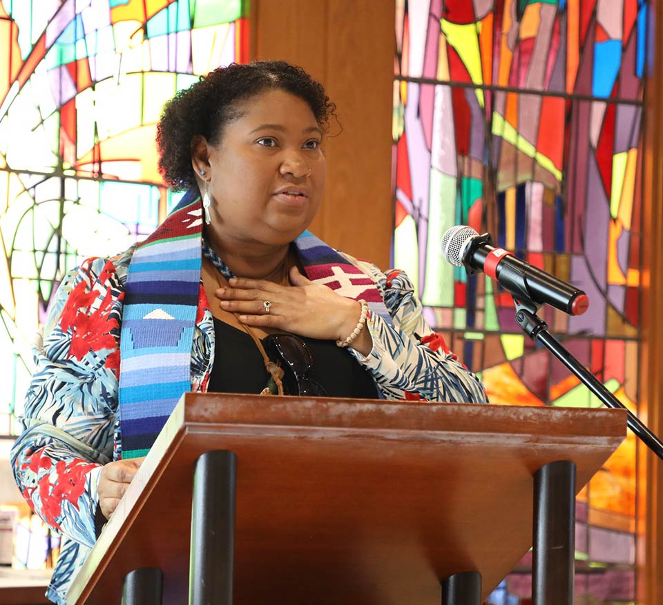 Vima Couvertier- Cruz preaching at the Service of Holy Communion in the LSTC Chapel.