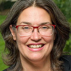 Headshot of Esther Menn.