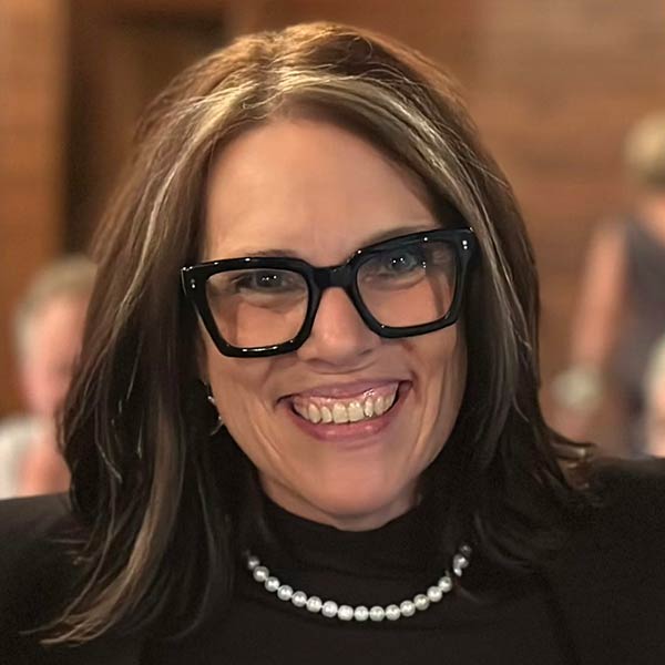 Headshot of Rev. Jen Beamsley.