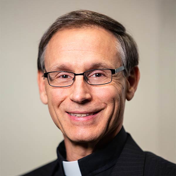 Headshot of Rev. Roger Willer.
